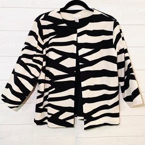 Black and off white textured geometric blazer